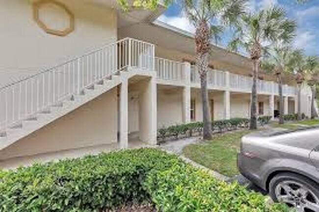 Building Photo - 2 Bedroom 2 Bath Condo with a Balcony