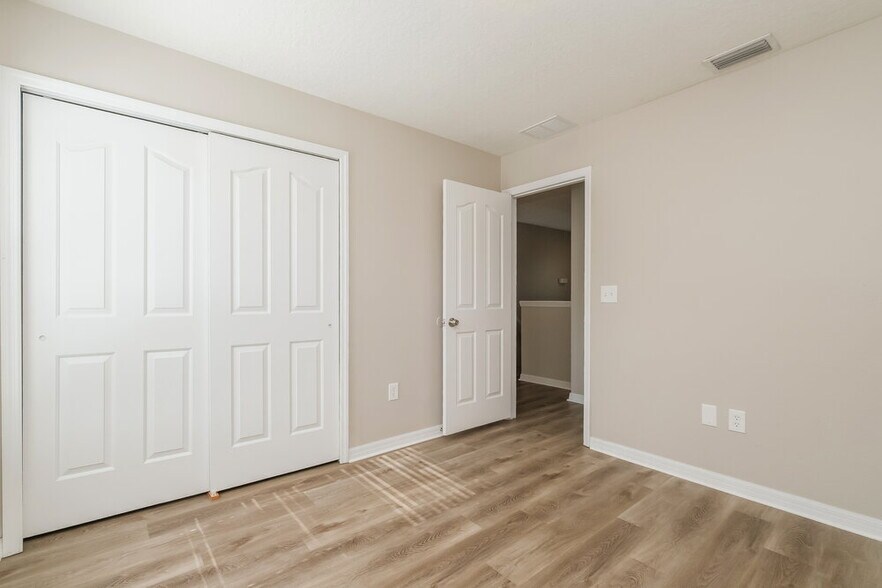 Building Photo - 9243 Wellstone Dr