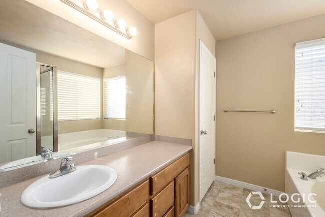 Building Photo - Beautiful Home in Eagle Mountain!