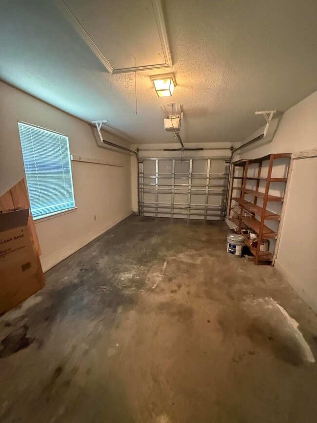 Building Photo - 1305 Ariel Ct