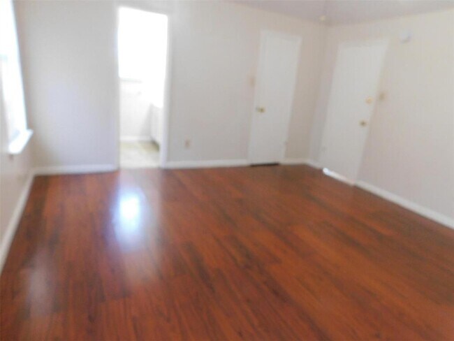 Building Photo - 2206 Laurel Land Ln