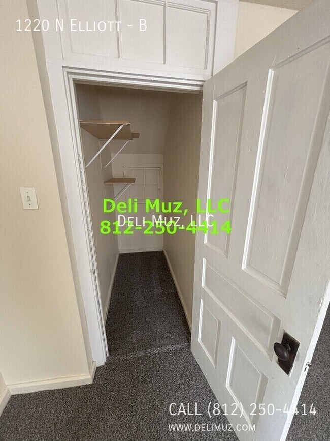 Building Photo - 1220 N Elliott-B