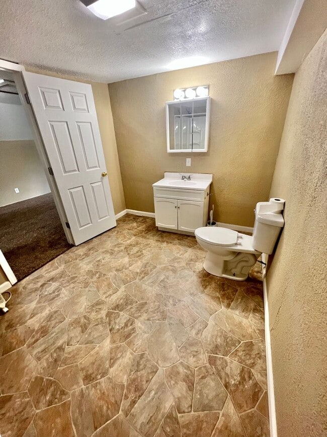 Building Photo - NEW LISTING! 3 Bedroom House!