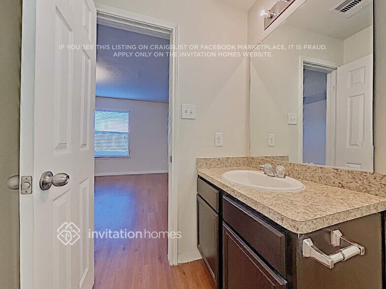 Building Photo - 15734 Regal Trace Ln