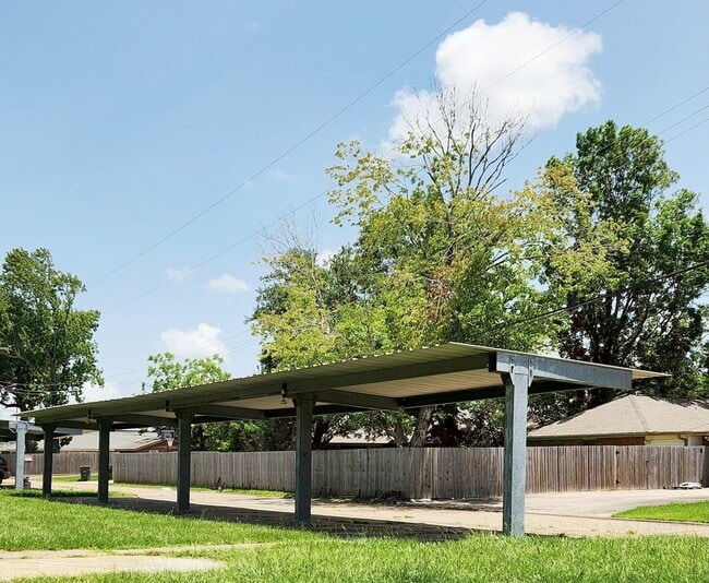 Building Photo - 2502 Oak Park Blvd