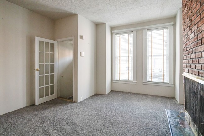 Building Photo - Two Bedroom Two Bathroom House In Baltimore City