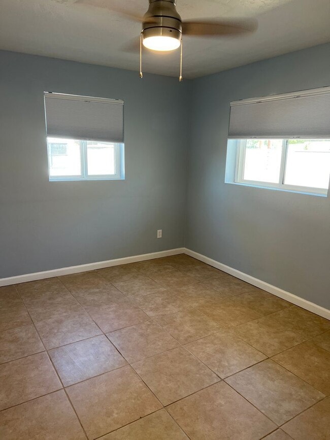 Building Photo - 4831 E Hampton St