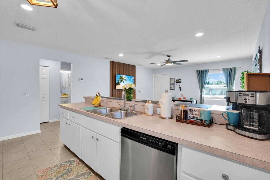 Building Photo - 8615 44th Avenue Dr W