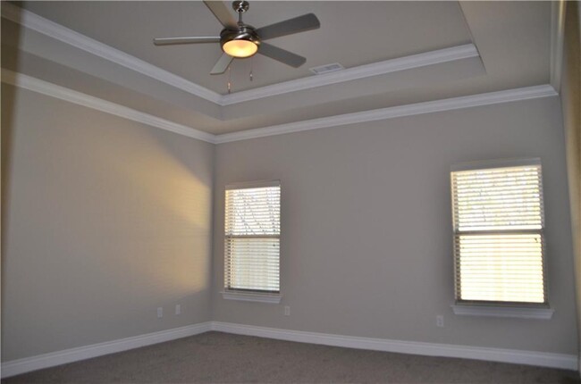 Building Photo - 1800 SW Riverstone Rd