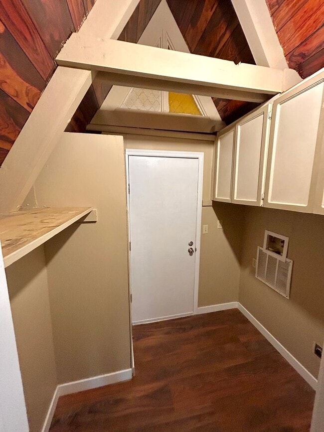 Building Photo - Charming A-Frame Cabin in La Pine!!