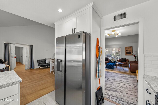 Building Photo - 3066 Apache Cir