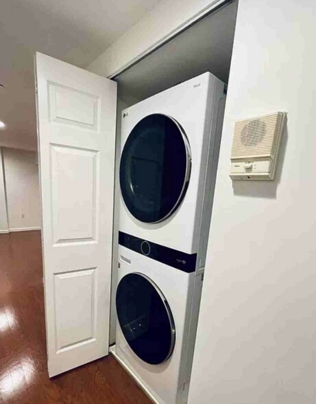 Washer/Dryer - 1038 Lamont St NW