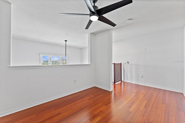 Building Photo - 501 Knights Run Ave
