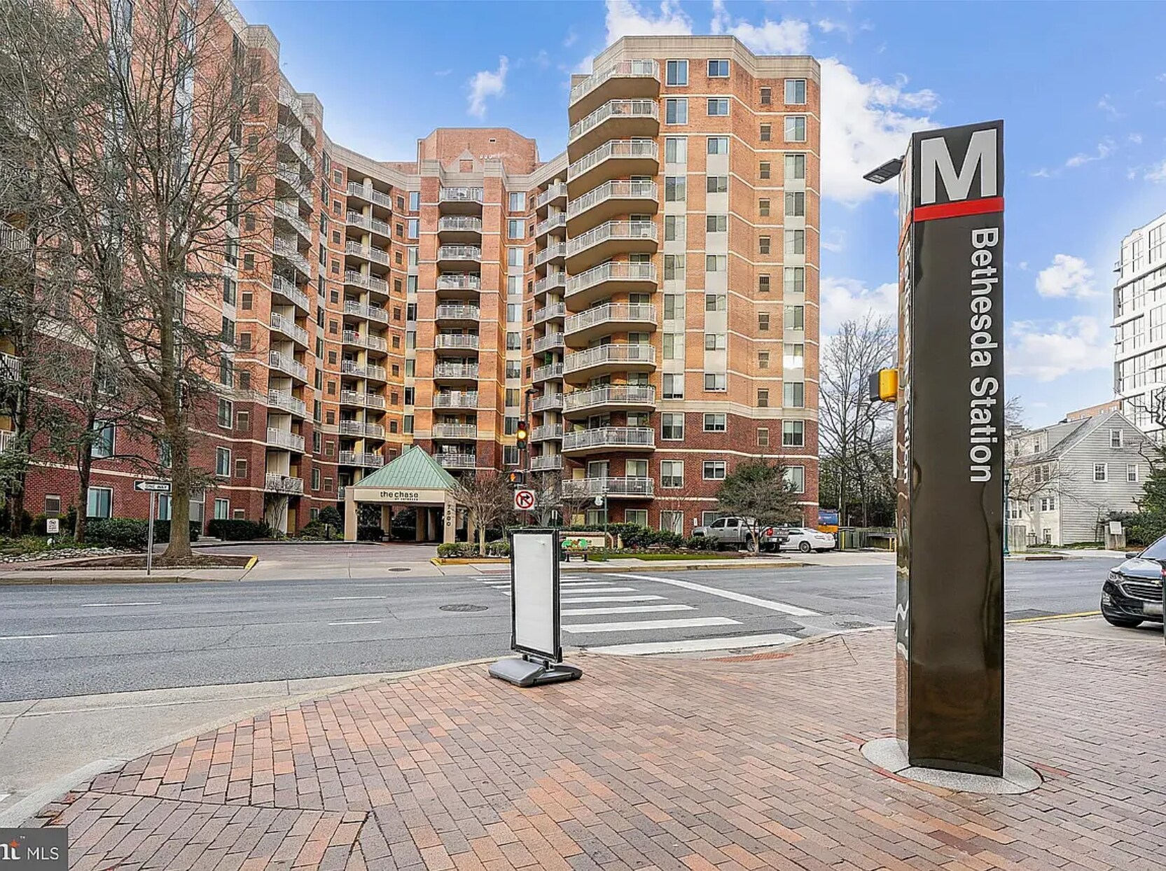 Prime location near metro/bus station - 7500 Woodmont Ave