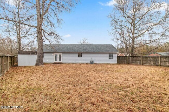 Building Photo - 424 Singletree Dr