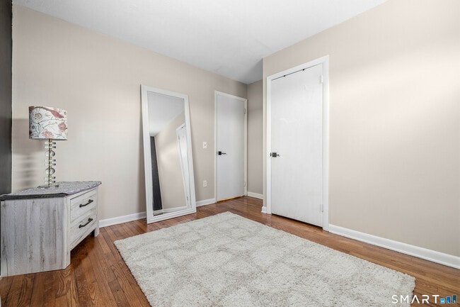 Building Photo - 12 Beach Park Rd