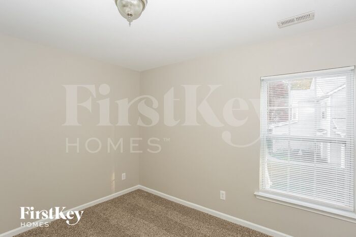 Building Photo - 3216 Castlemaine Dr