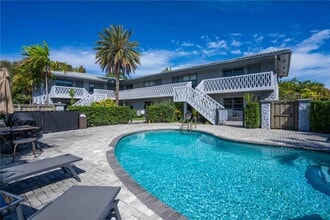 Building Photo - 715 NE 6th St