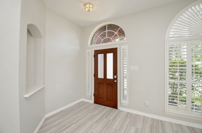 Building Photo - 20211 Canyon Ridge Ct