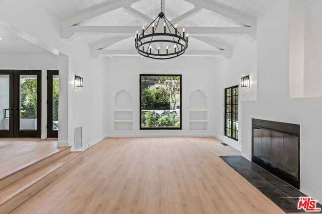 Building Photo - 1800 Benedict Canyon Drive