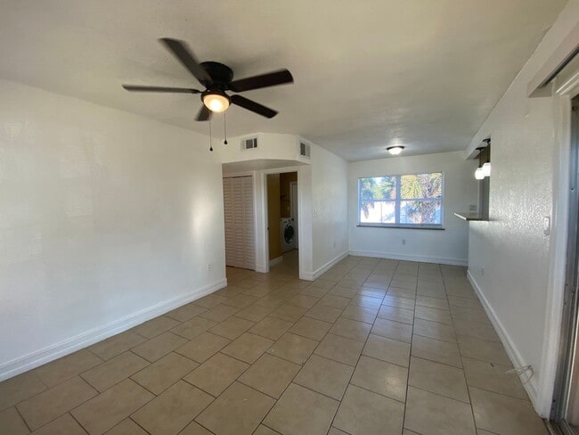 Building Photo - 21995 Catherine Ave