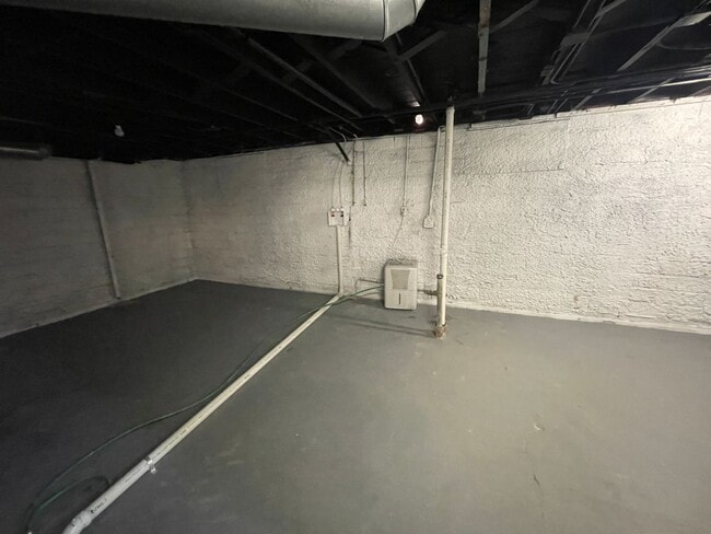 Building Photo - Remodeled 3 Bedroom , 1 Bath Home!