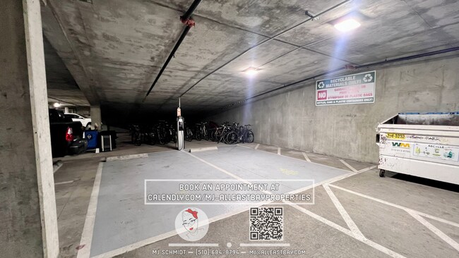 Building Photo - Sunny loft with in unit gym, heated floors in bathroom, contemporary kitchen, and includes water/...