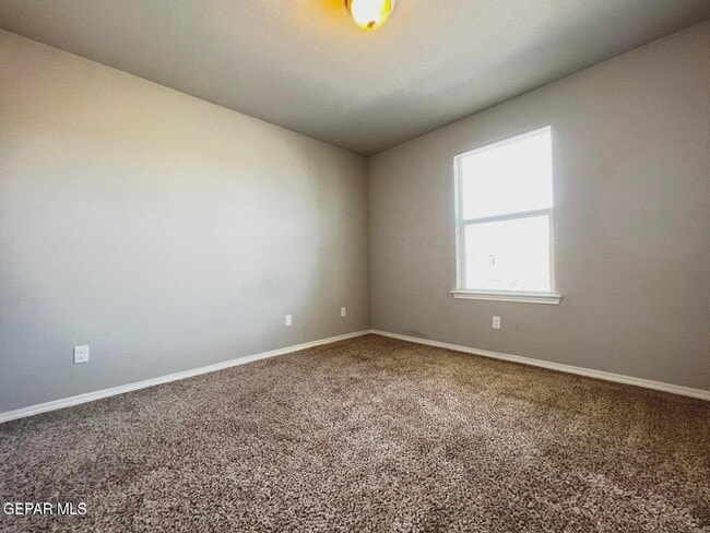 Building Photo - 913 Galaxia Dr