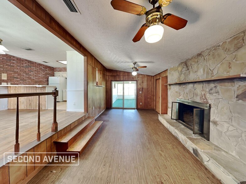 Building Photo - 7583 Patrice Ct