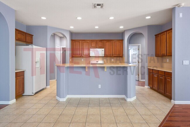Building Photo - 5044 Kokomo Dr