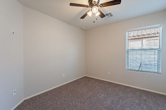 Building Photo - 5054 S 235th Dr