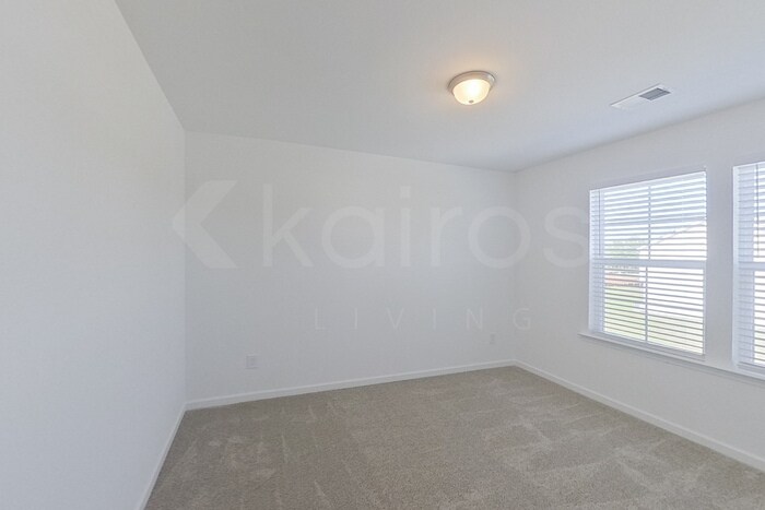 Building Photo - 101 Silver Maple Ln