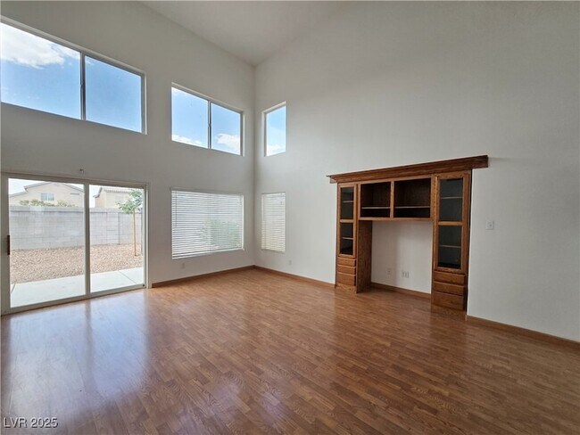 Building Photo - 728 Ribbon Grass Ave