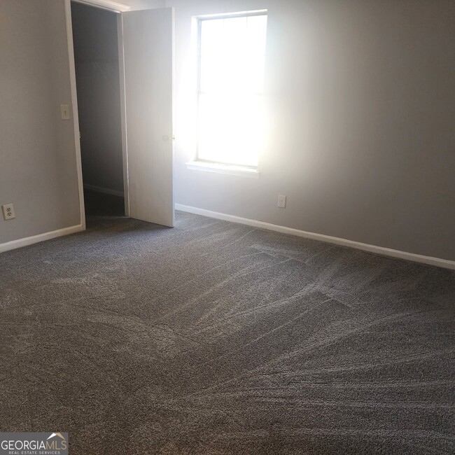 Building Photo - 3981 Skidmore Ct