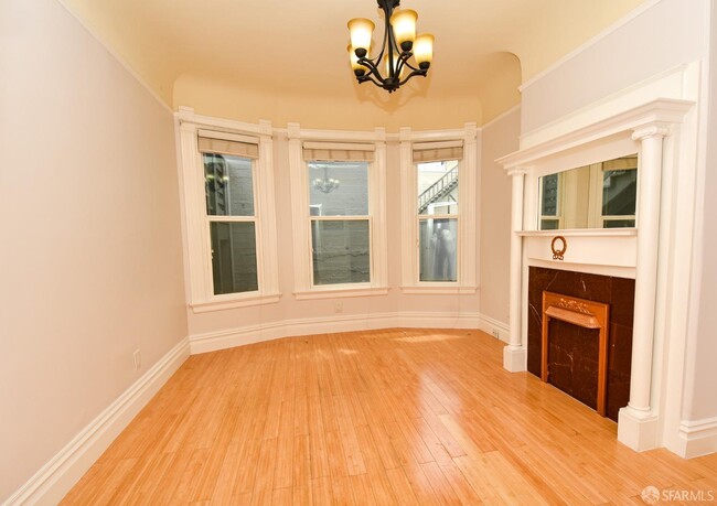 Building Photo - 668 Capp St