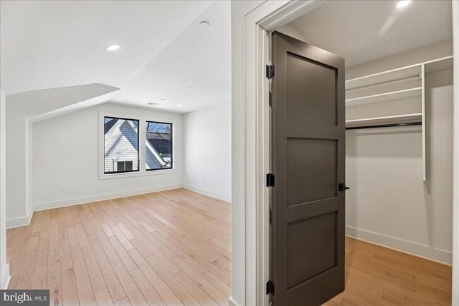 Building Photo - 4428 Albemarle St NW