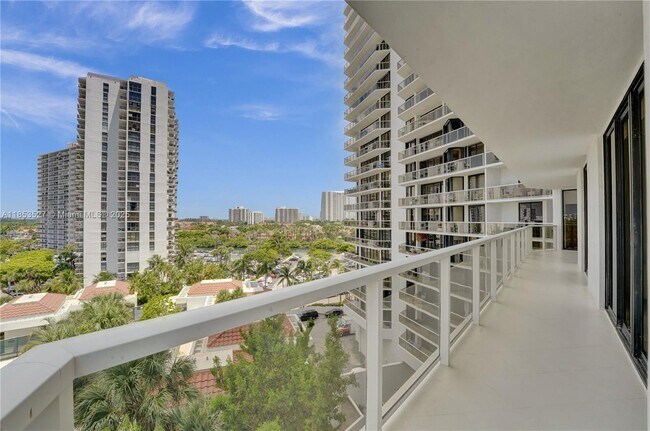 Building Photo - 20281 E Country Club Dr