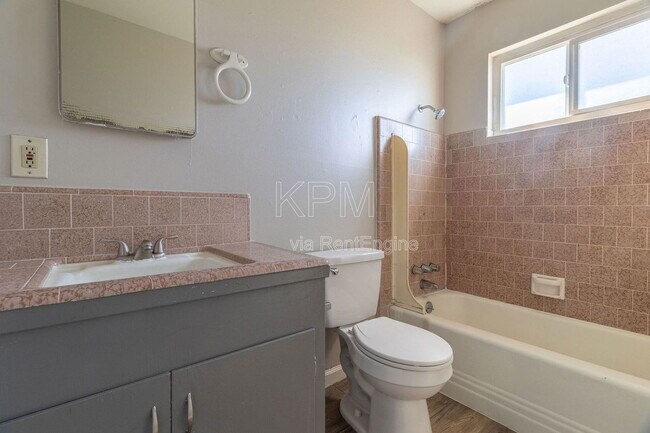 Building Photo - 10400 Lower Sacramento Rd