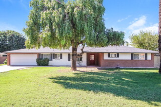 Building Photo - 7710 N 7th Ave