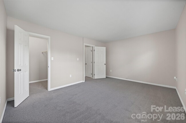 Building Photo - 704 Heritage Pkwy