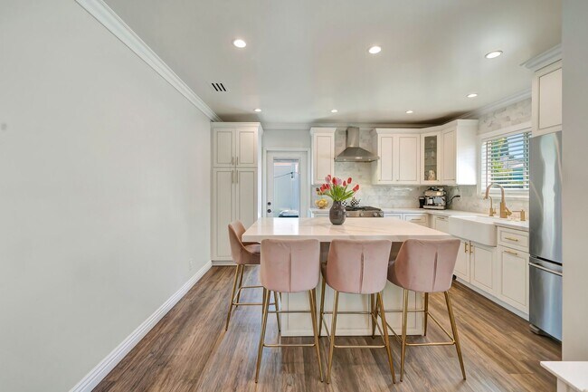 Building Photo - 7847 Apperson St