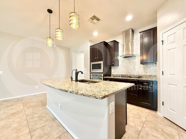 Building Photo - 10831 W Bronco Trail