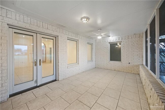 Building Photo - 24 Clubhouse Dr