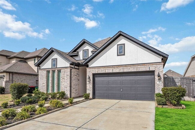Building Photo - 8707 Windsong Trail Dr