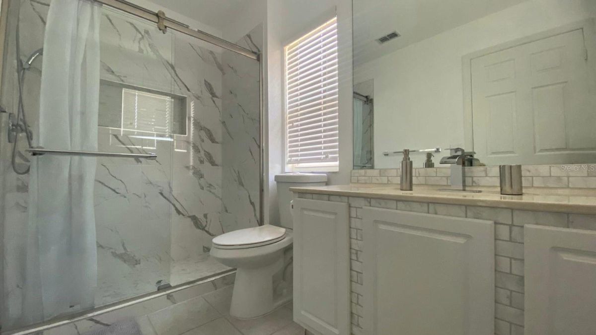 Building Photo - 8674 Abbotsbury Dr