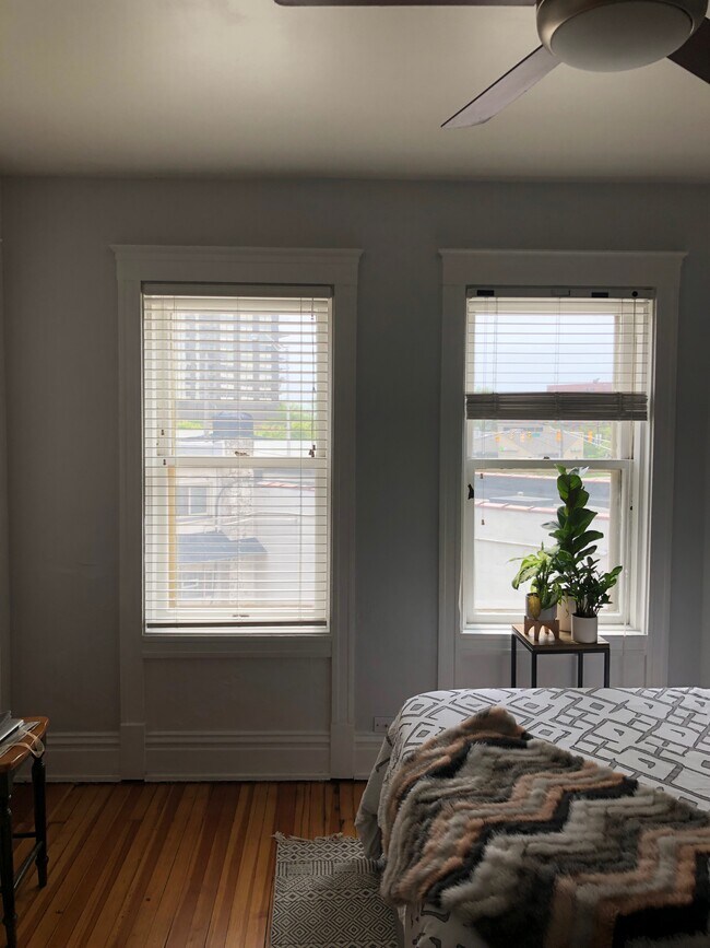 Building Photo - 643 Fort Wayne Ave