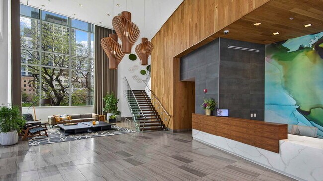 Building Photo - 315 S Halsted St