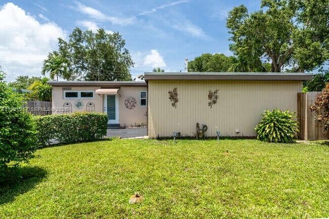 Building Photo - 3309 SW 16th St