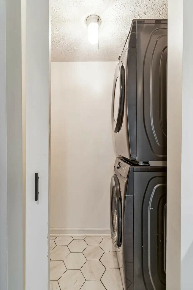 Primary Photo - 420 Elysian Fields Rd