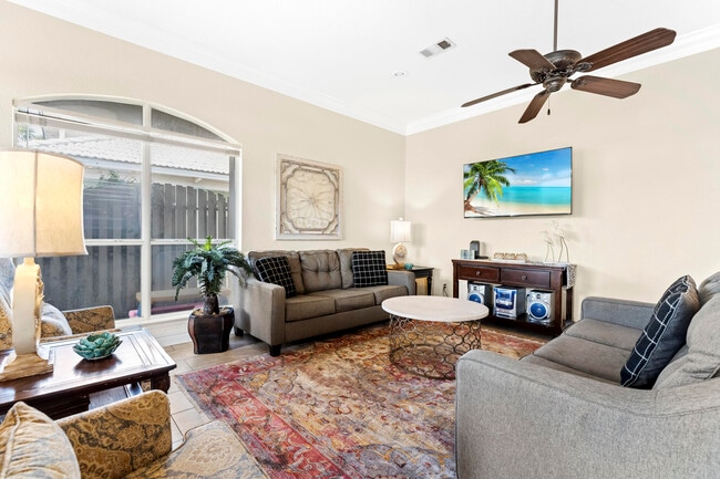 Building Photo - 25 Opal Cove